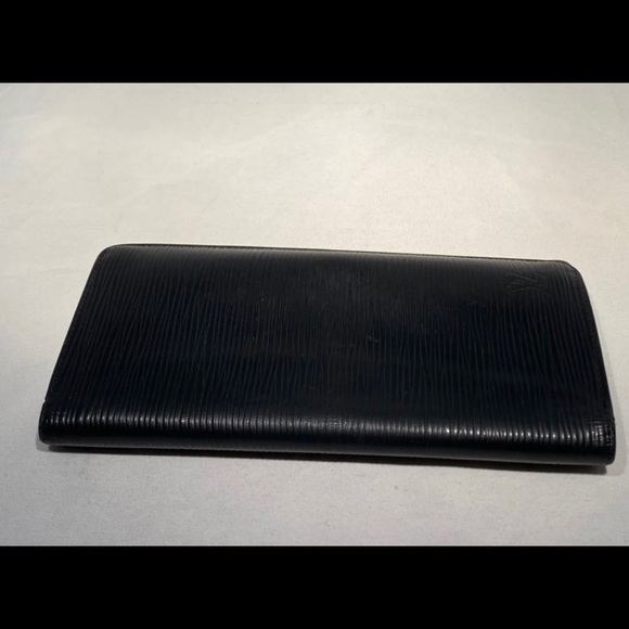 Louis Vuitton Epi Noir Brazza Wallet - Picture 11 of 12